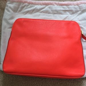 Carry pouch. Flamingo color. Leather.